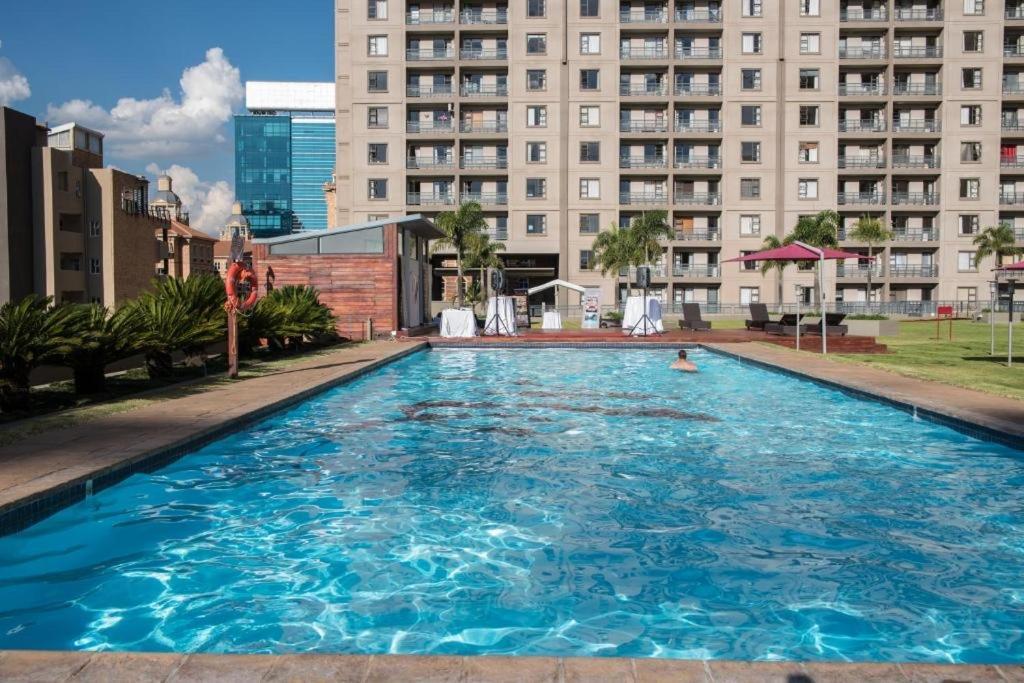 2 Bedroom 2 Bath Luxury - Sandton Cbd Johannesburg Exterior photo