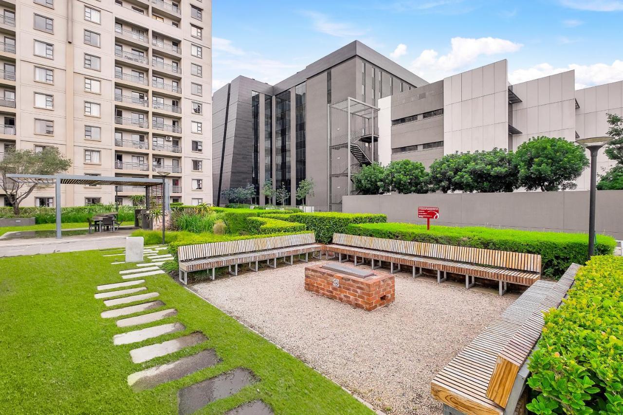 2 Bedroom 2 Bath Luxury - Sandton Cbd Johannesburg Exterior photo